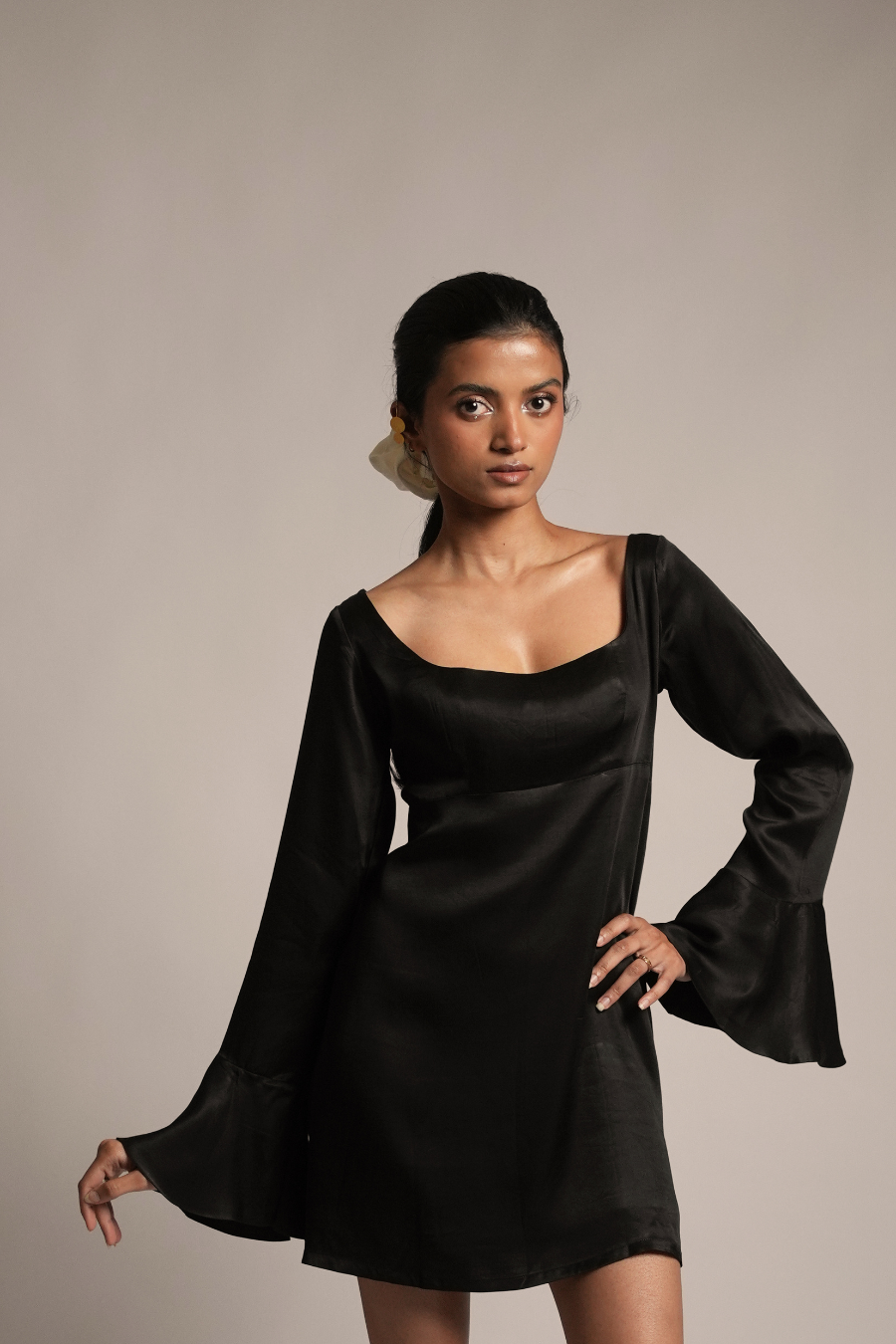 STEALING HEARTS (BLACK)